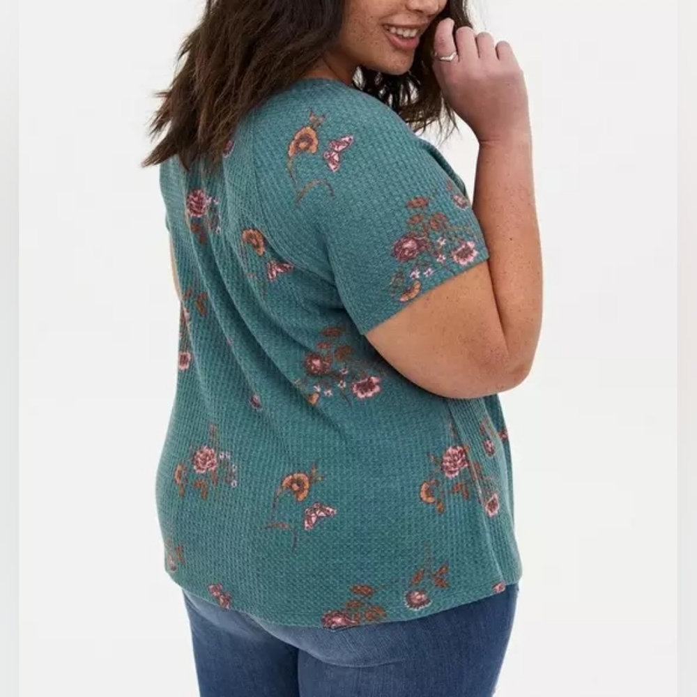 Torrid Classic Fit Waffle Knit Raglan Tee - Picture 2 of 12